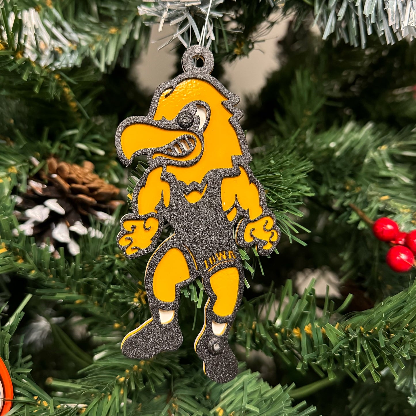 Metal Iowa Hawkeyes Vintage Wrestling Herky Ornament