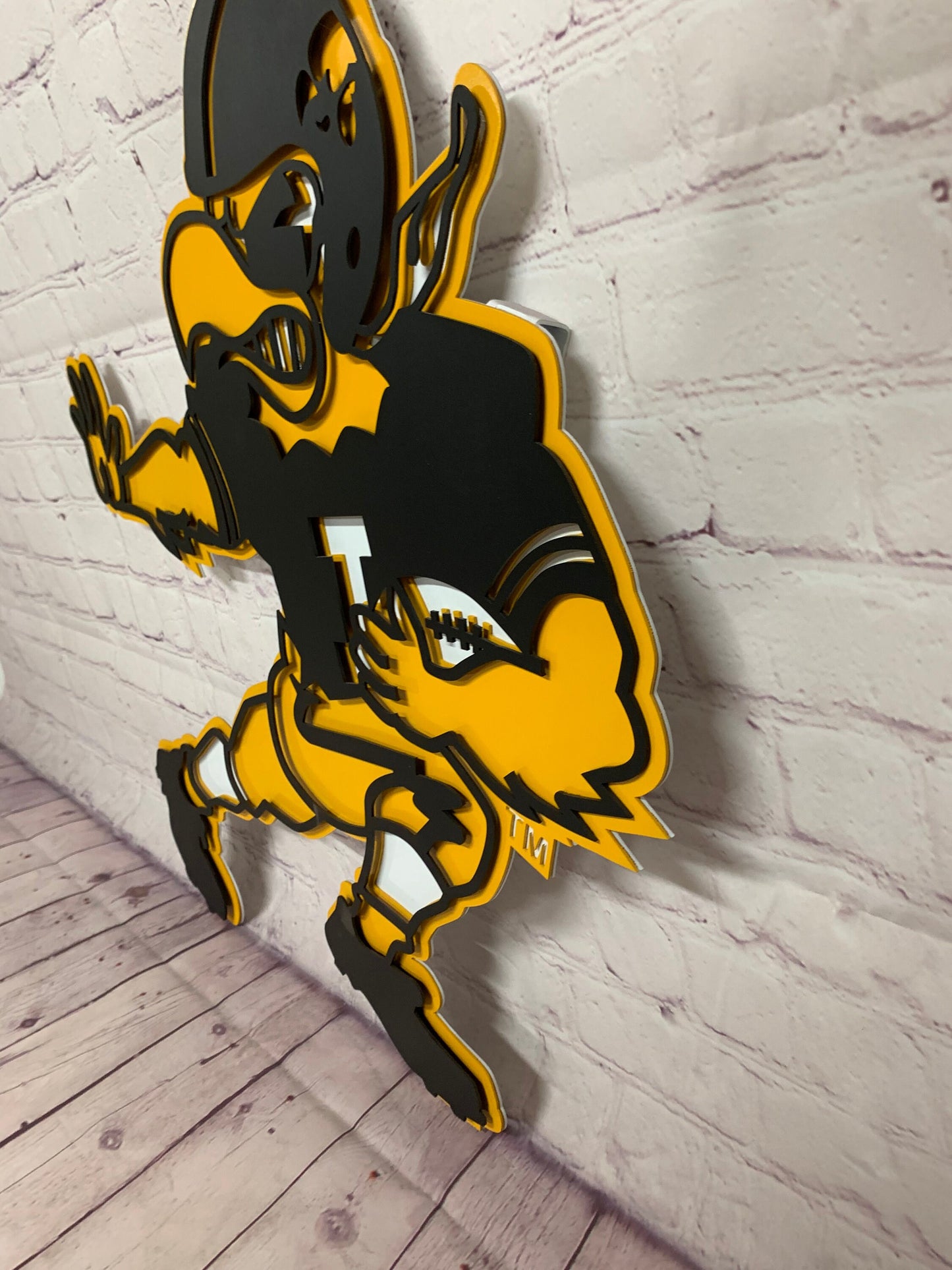Iowa Hawkeyes Vintage Football Pose Herky