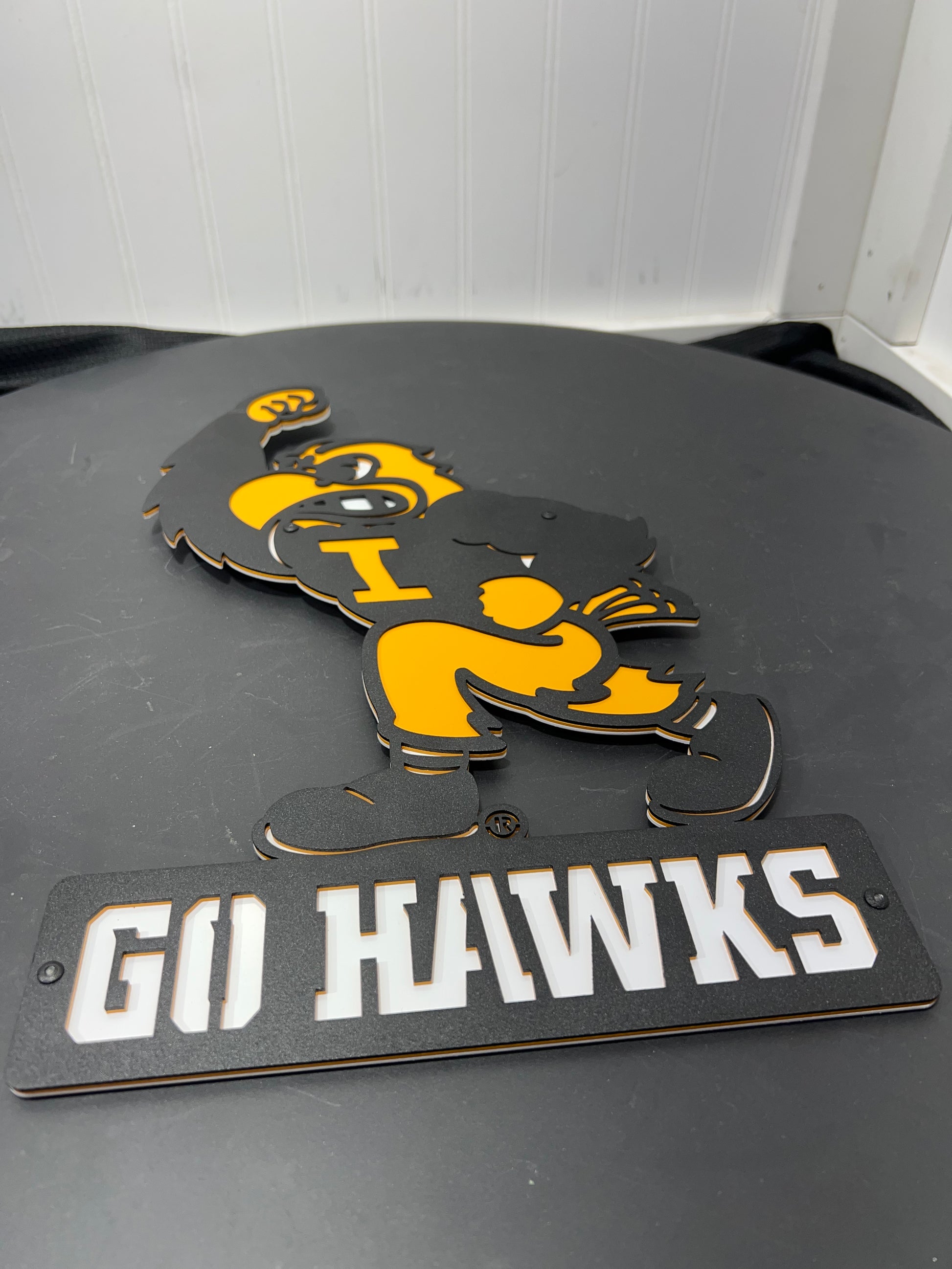 Metal Art Go Hawks Fighting Herky