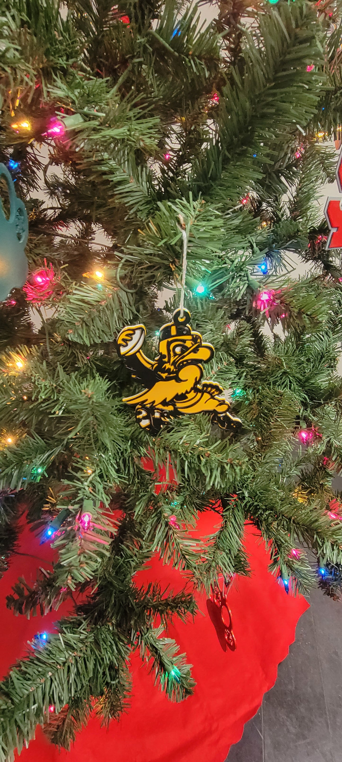 Iowa Hawkeye Vintage Football Herky Ornament/Magnet