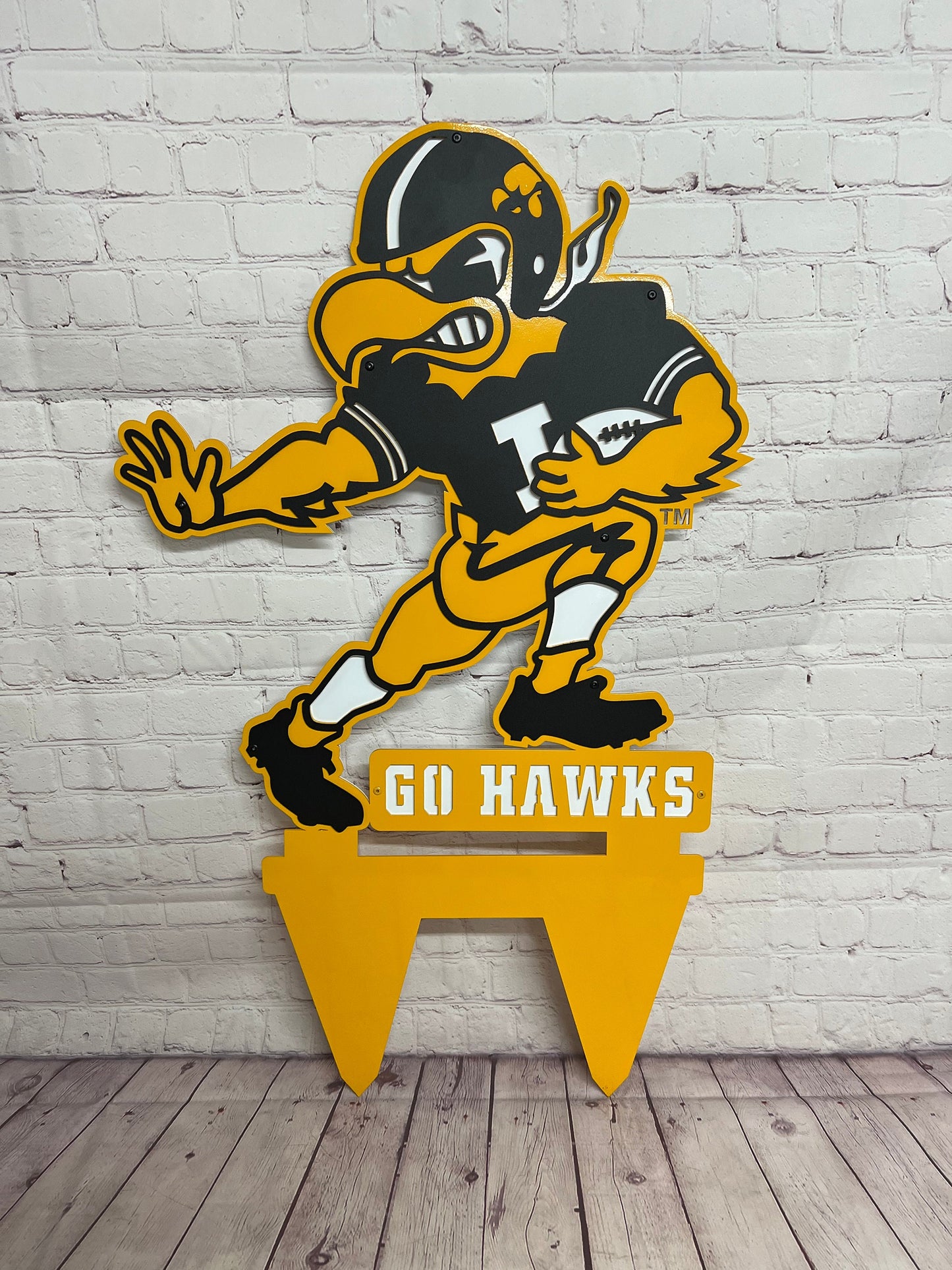 Iowa Hawkeyes Vintage Football Pose Herky Yardstake